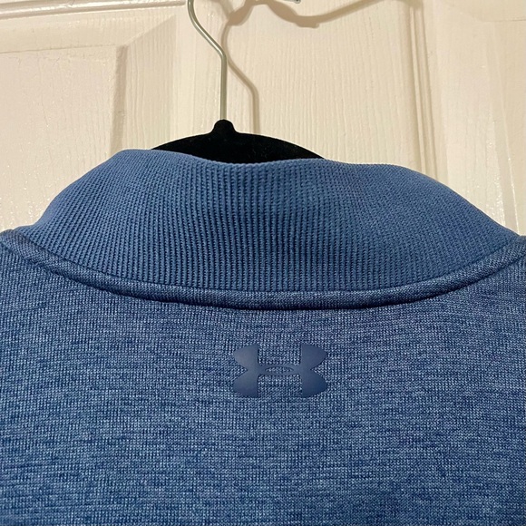 Men’s Under Armour top - Picture 6 of 6